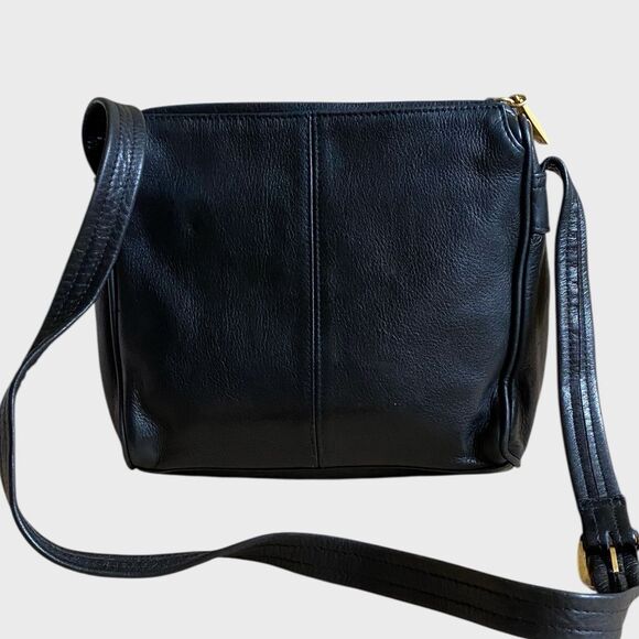 Tignanello Black Leather Crossbody Shoulder Bag Tassel Charm Pockets Adjustable - Picture 4 of 16